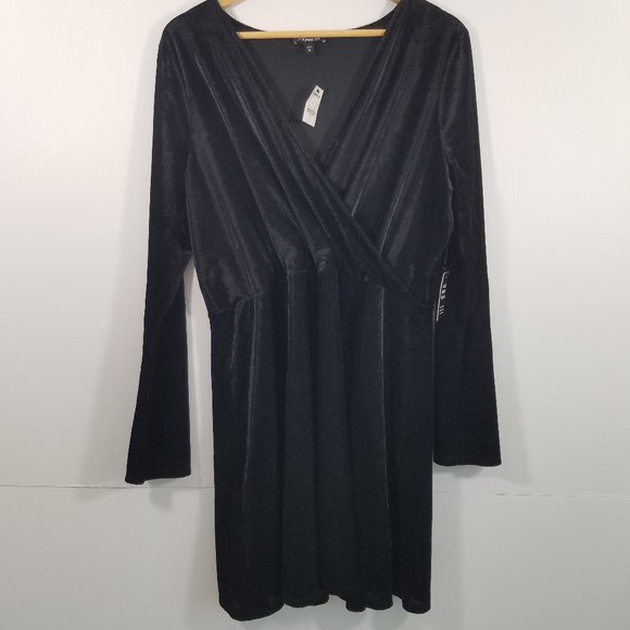 Express Dresses & Skirts - NWT Express Long Sleeve V-Neck Dress XL